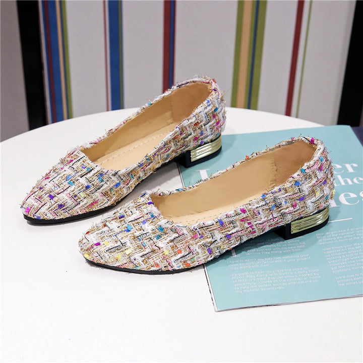 The personalized heel features a unique and sophisticated design that blends modern style with artistic detail. The metallic accent adds a touch of luxury, while the textured fabric enhances the overall high-quality, fashion-forward look — perfect for expressing individuality with every step.